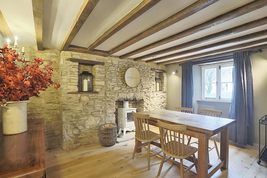 Luxury Cotswold Cottage With Hot Tub In Stow On The Wold! Exterior foto