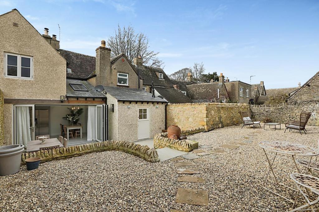 Luxury Cotswold Cottage With Hot Tub In Stow On The Wold! Exterior foto